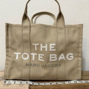 Marc Jacob’s - the Canvas Medium Tote in Beige
